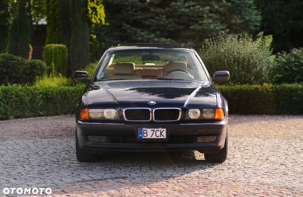 BMW Seria 7 740iL - 2