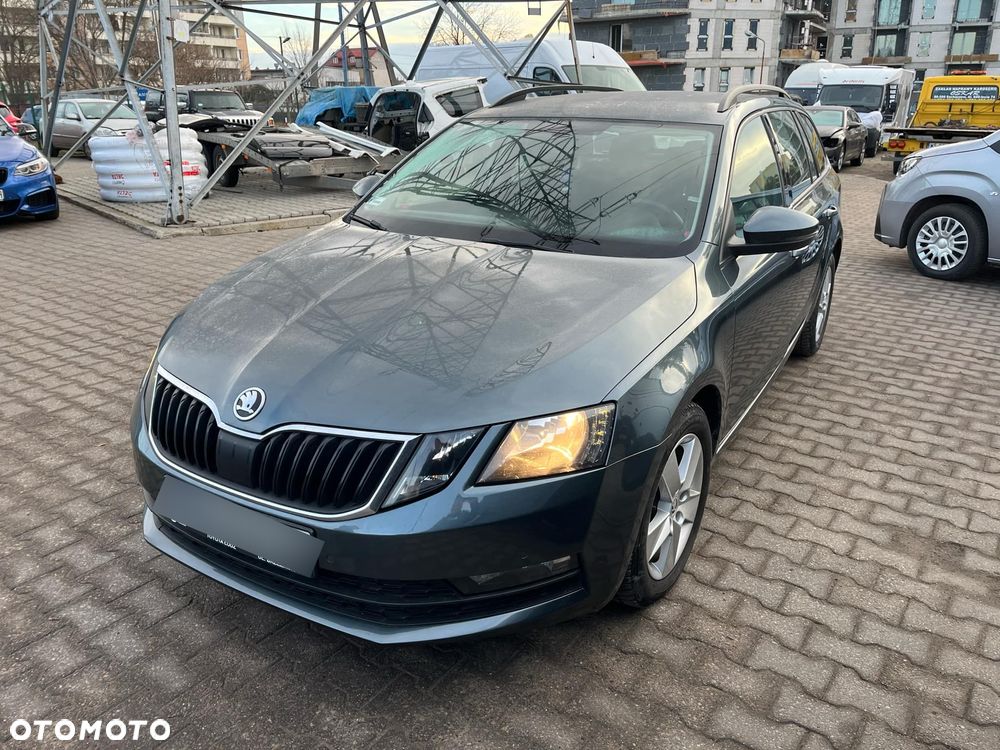 Skoda Octavia 2.0 TDI Clever DSG - 2