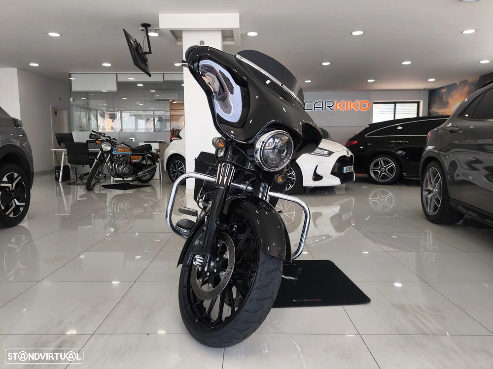 Harley-Davidson Street Glide FLHX - 3