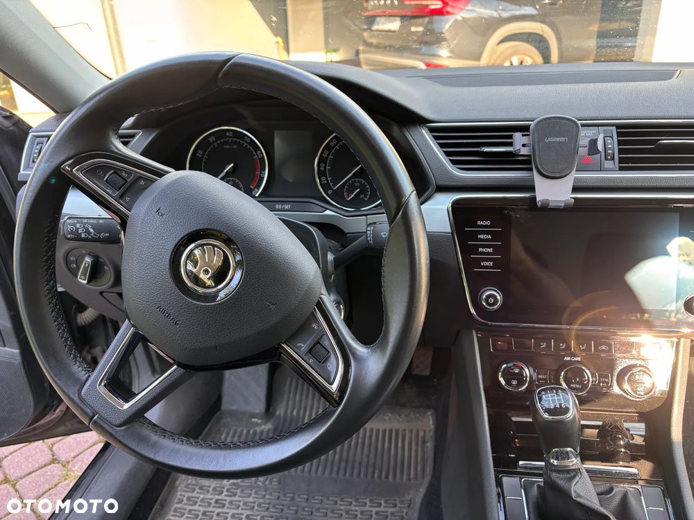 Skoda Superb 2017 photo 5