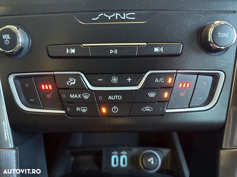 Ford Mondeo 2.0 HEV Trend - 20