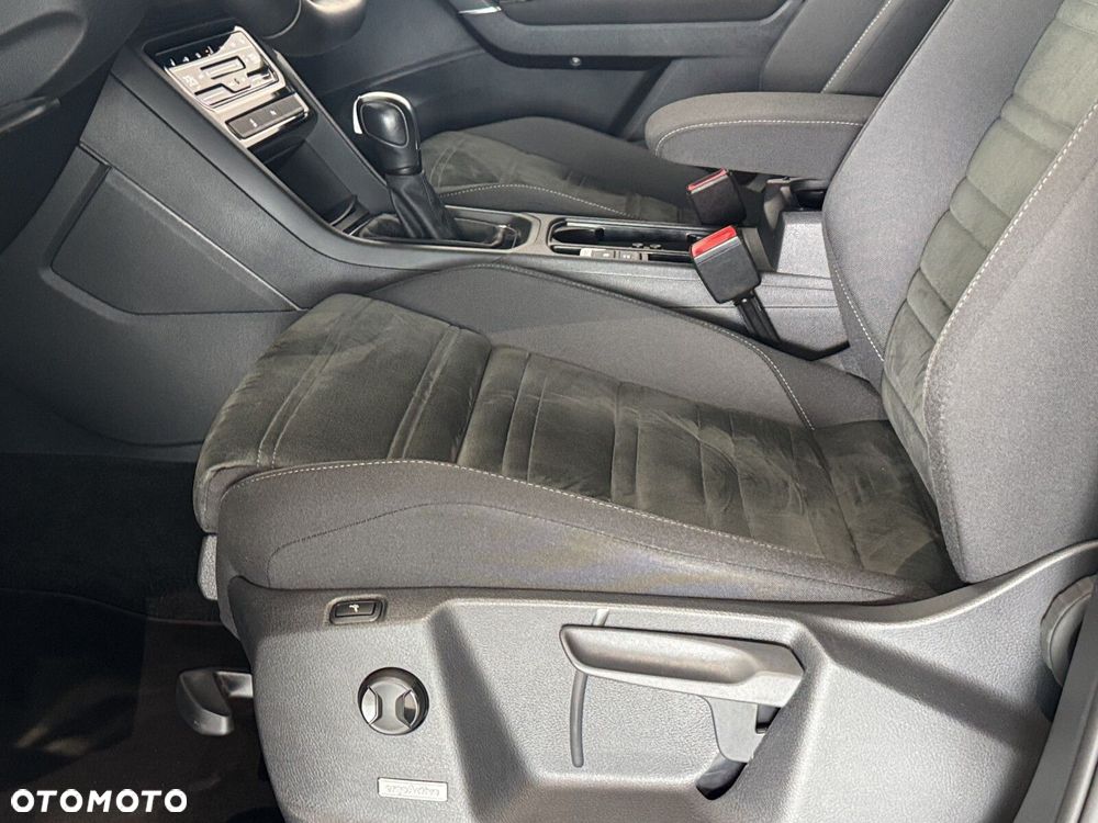 Volkswagen Touran - 23