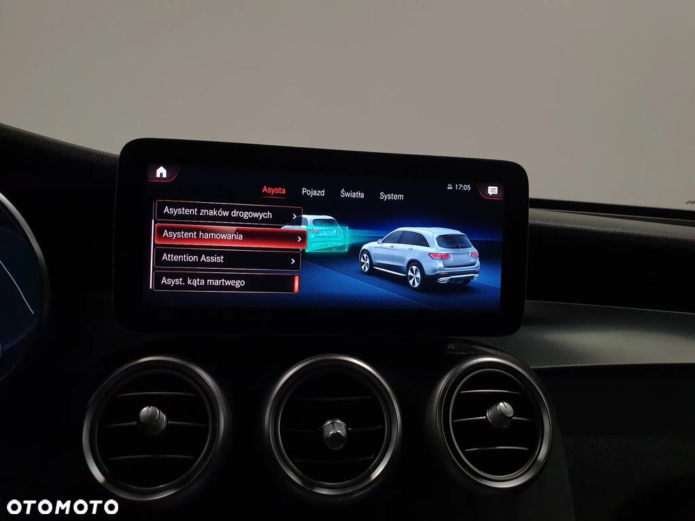 Mercedes-Benz GLC 220 d 4Matic 9G-TRONIC AMG Line Plus - 23