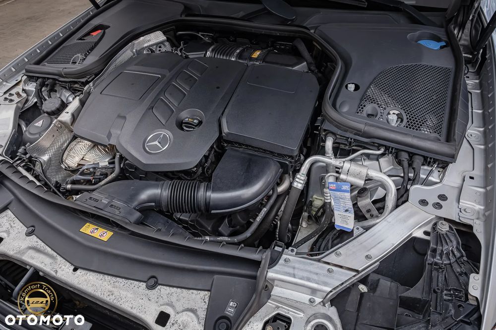 Mercedes-Benz Klasa E 220 d 4-Matic 9G-TRONIC - 24