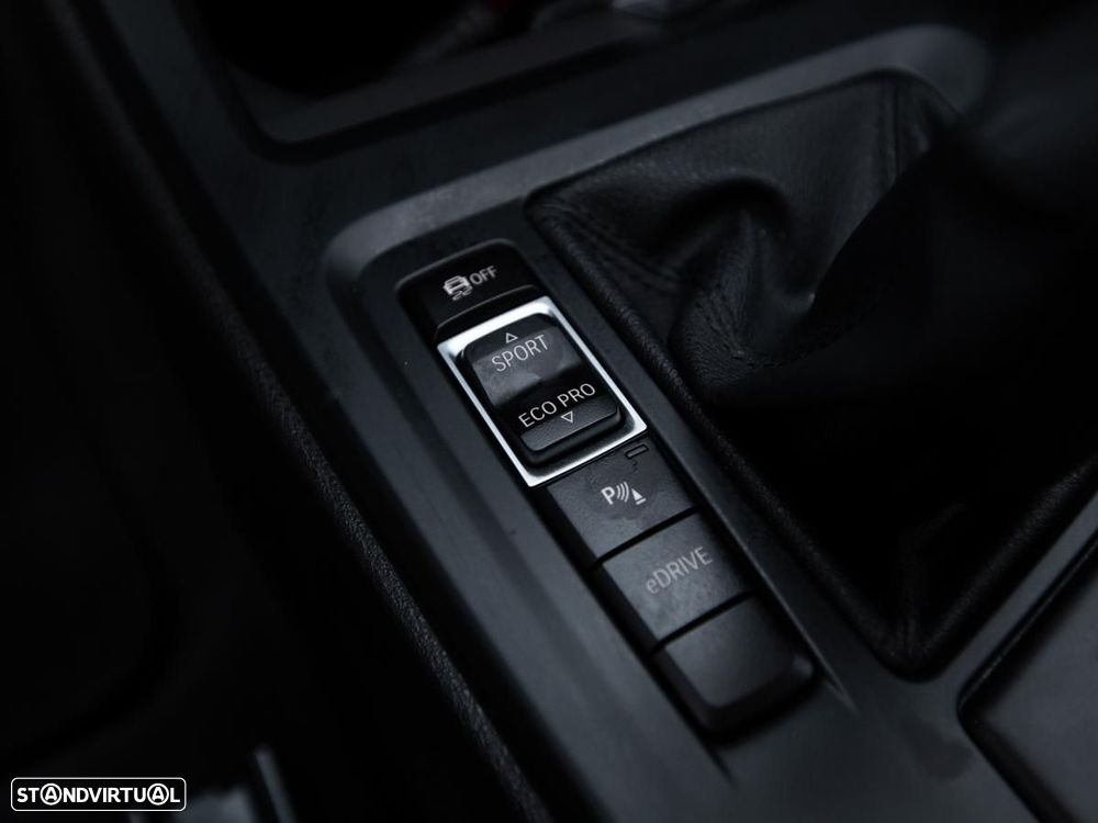BMW X1 25 e xDrive Corporate Edition - 21