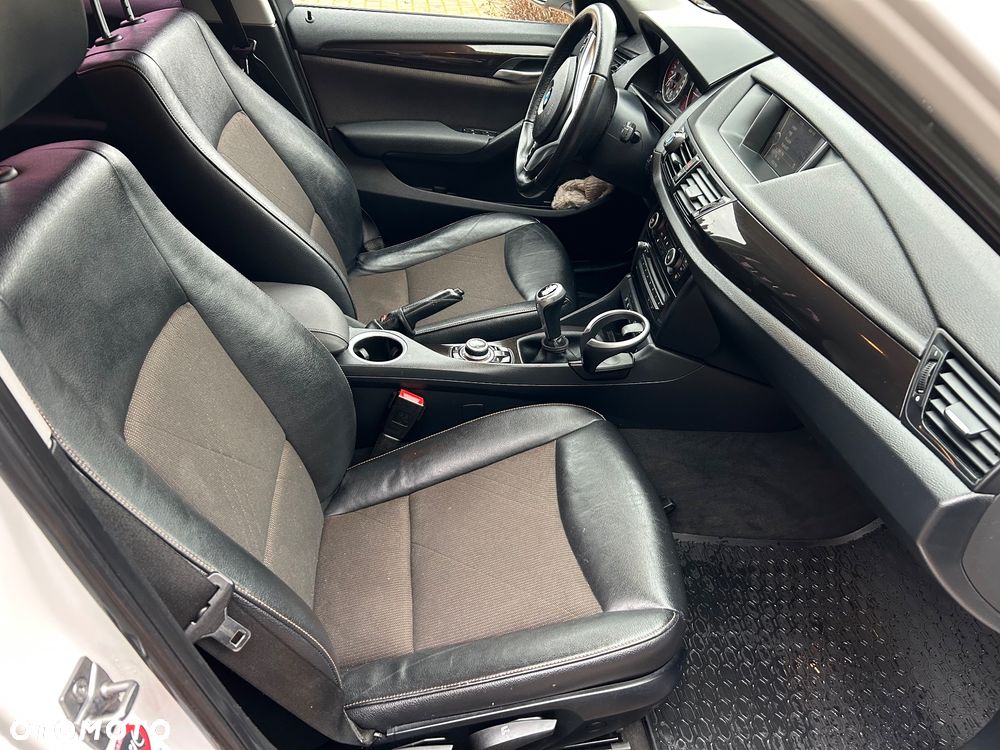 BMW X1 sDrive18d xLine - 11