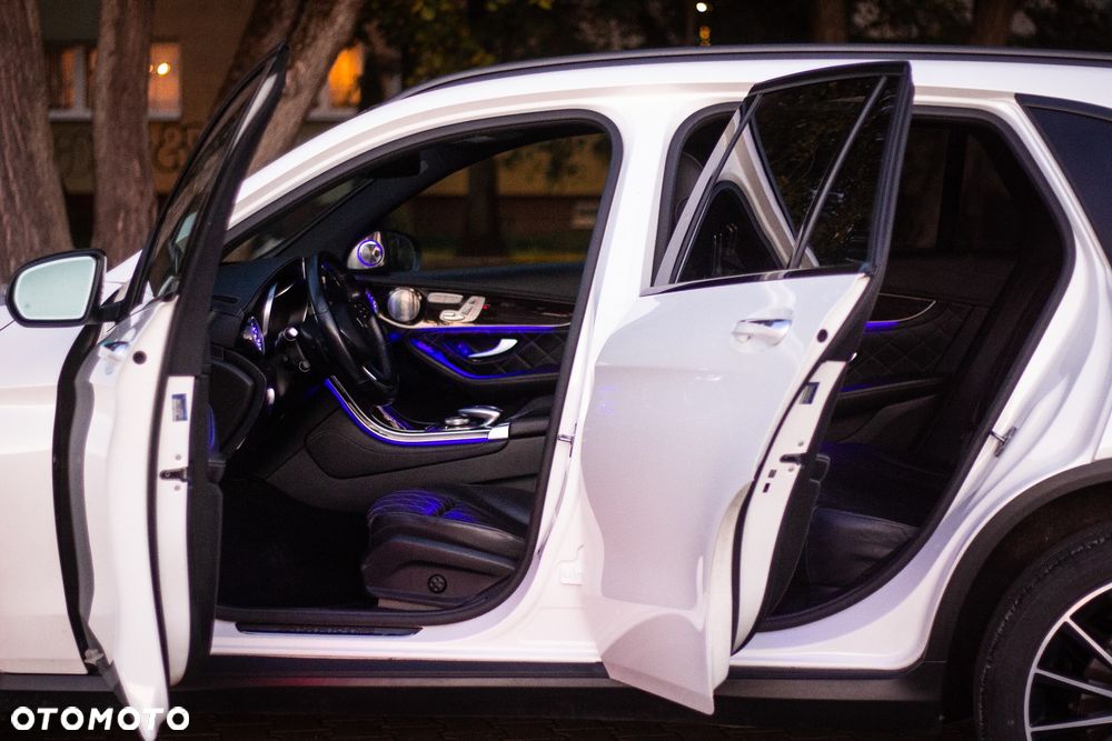 Mercedes-Benz GLC 300 4Matic 9G-TRONIC AMG Line - 1