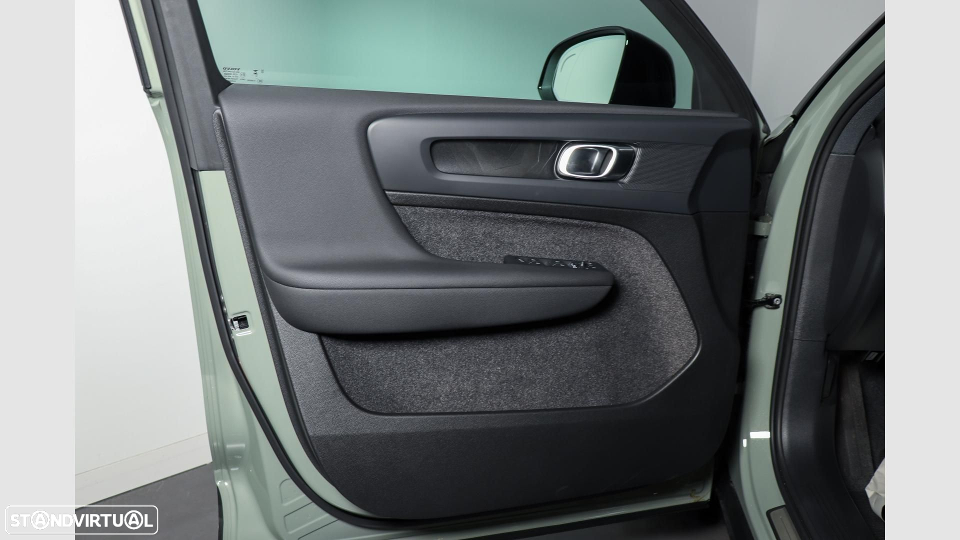 Volvo XC 40 Recharge Extended Range Plus - 19
