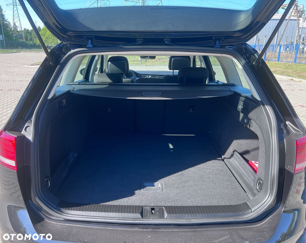 Volkswagen Passat Variant 2.0 TDI SCR DSG Comfortline - 12