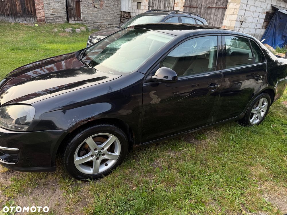 Volkswagen Jetta 1.6 Comfortline - 3