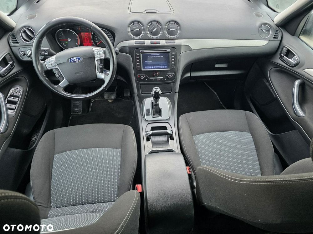 Ford Galaxy - 12