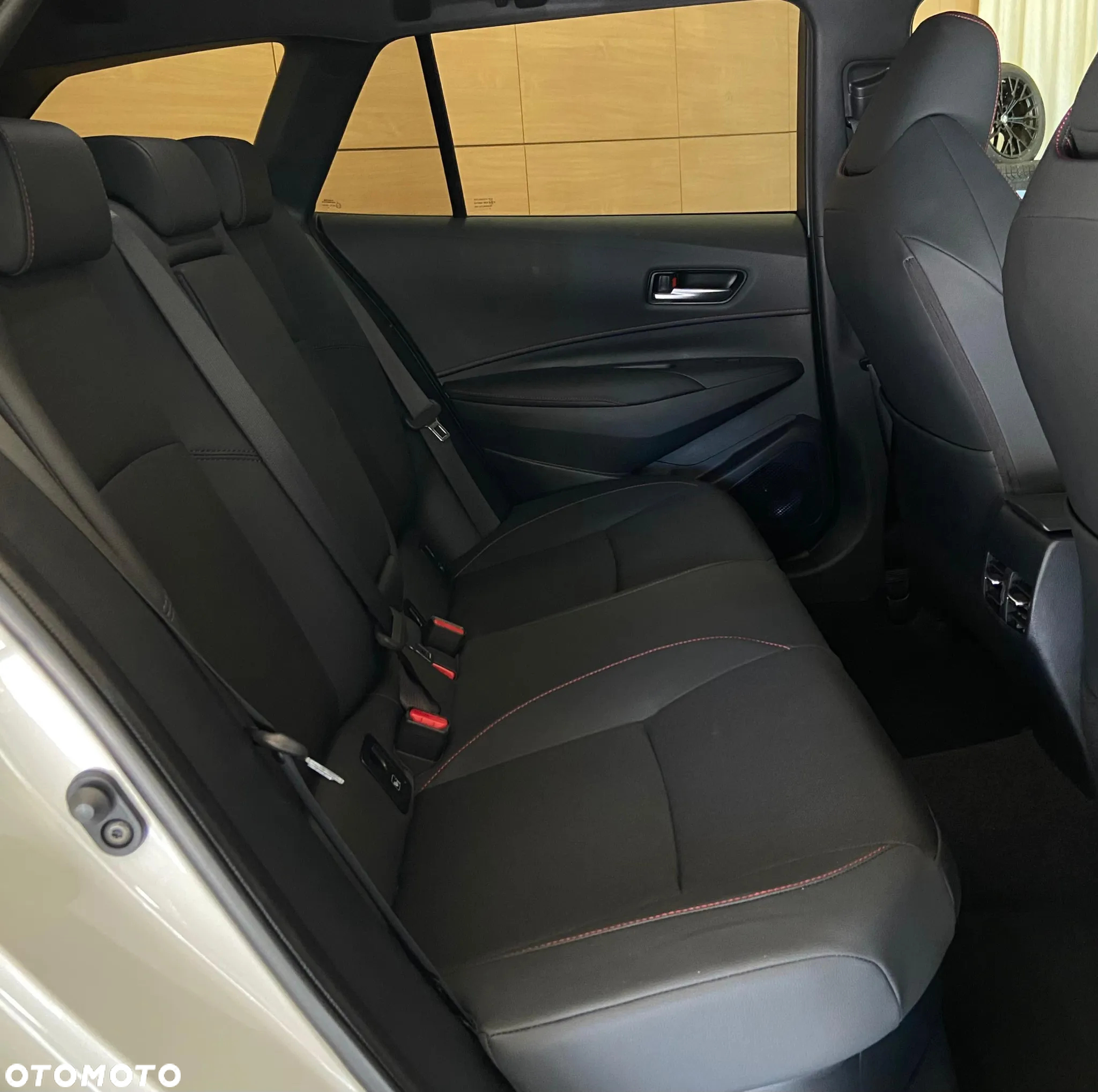 Toyota Corolla 2.0 Hybrid GR Sport Dynamic - 21