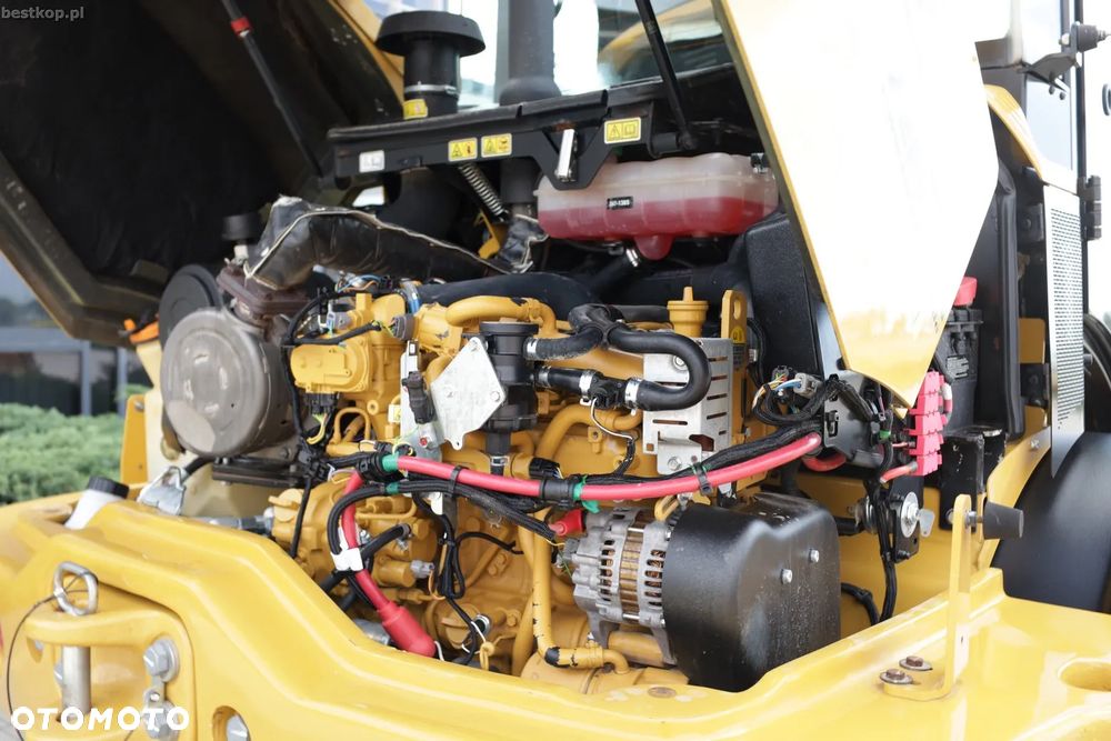 Caterpillar CAT 908M - 39