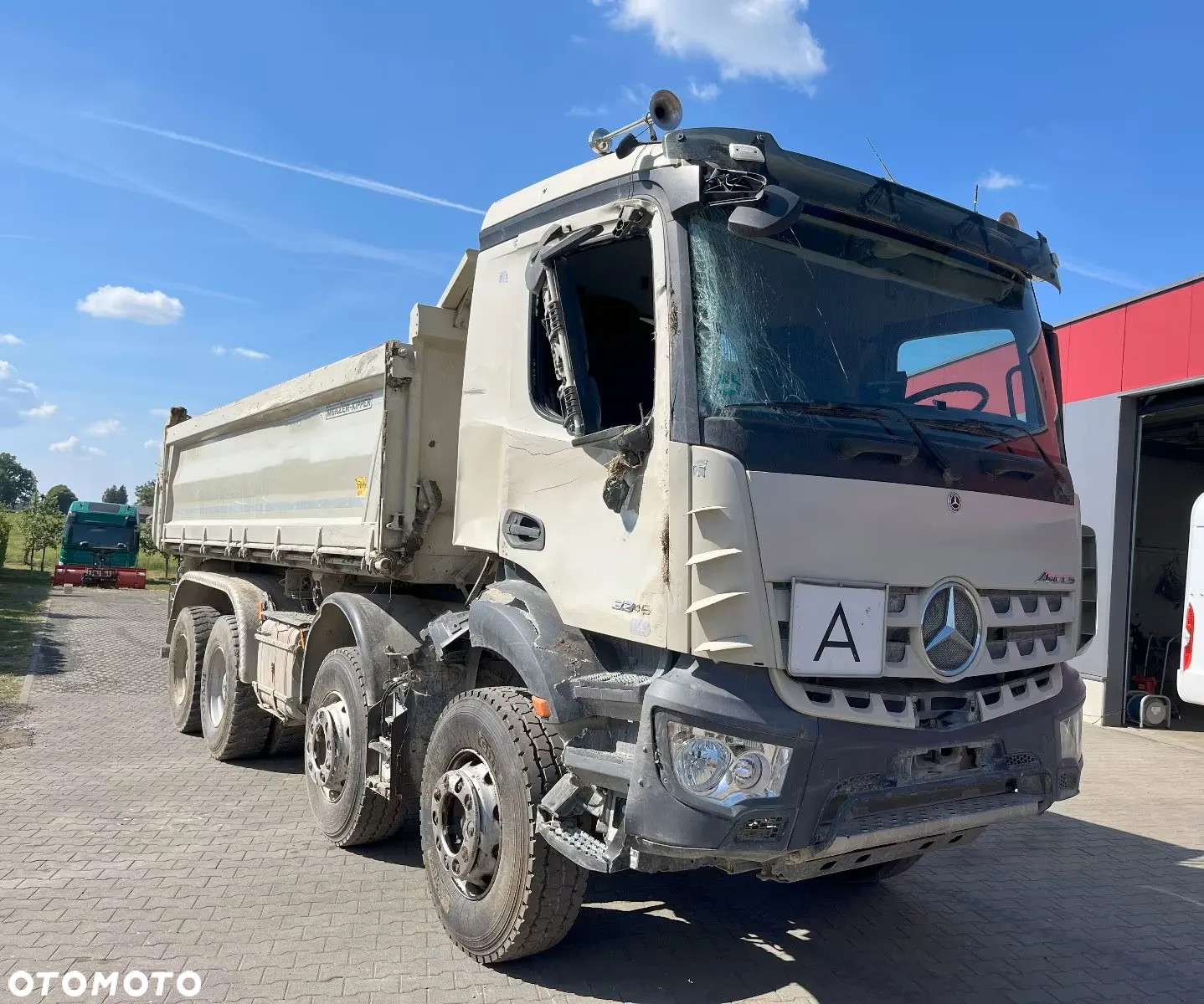 Mercedes-Benz Arocs 3246 / 8x4 / Trójstronna Wywrotka / Bordmatic / Euro 6 / Uszkodzony - 2