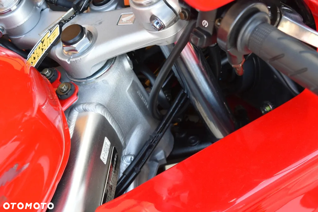 Honda VTR - 24
