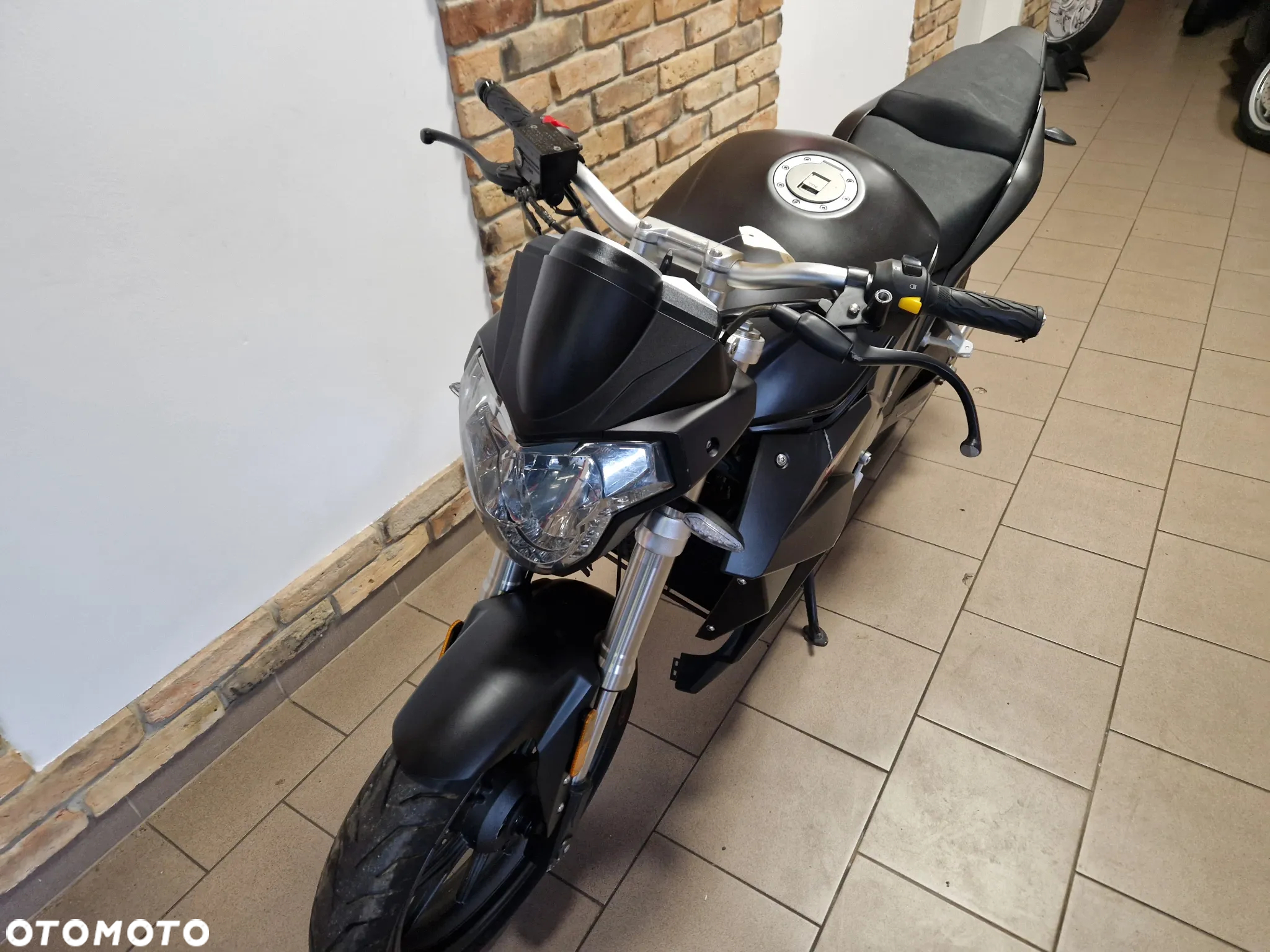 Yamaha TZR - 12