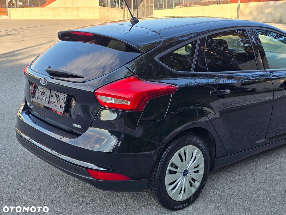 Ford Focus 1.0 EcoBoost Titanium - 23