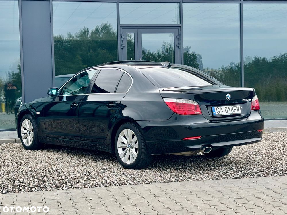 BMW Seria 5 520d Edition Sport - 12