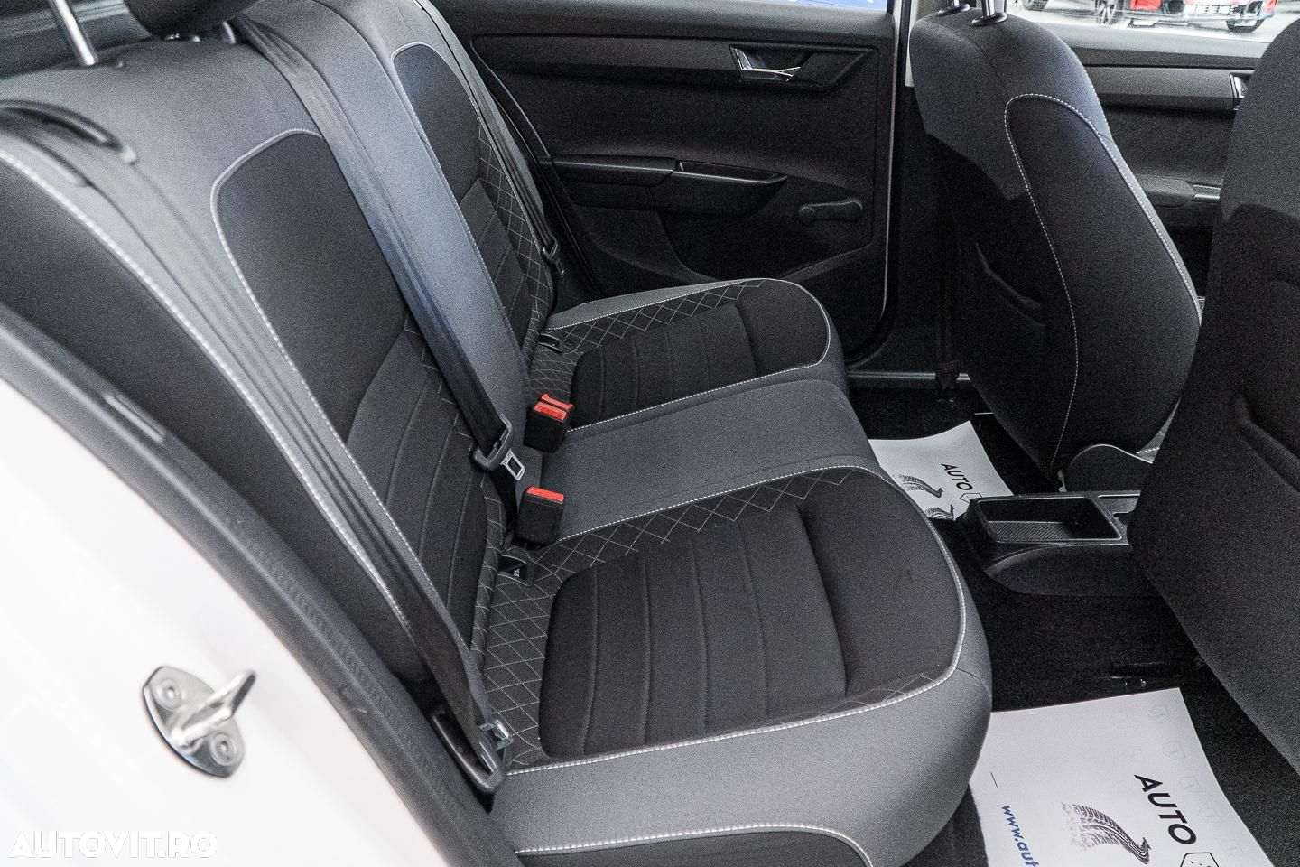 Skoda Fabia 1.0 TSI Ambition - 9