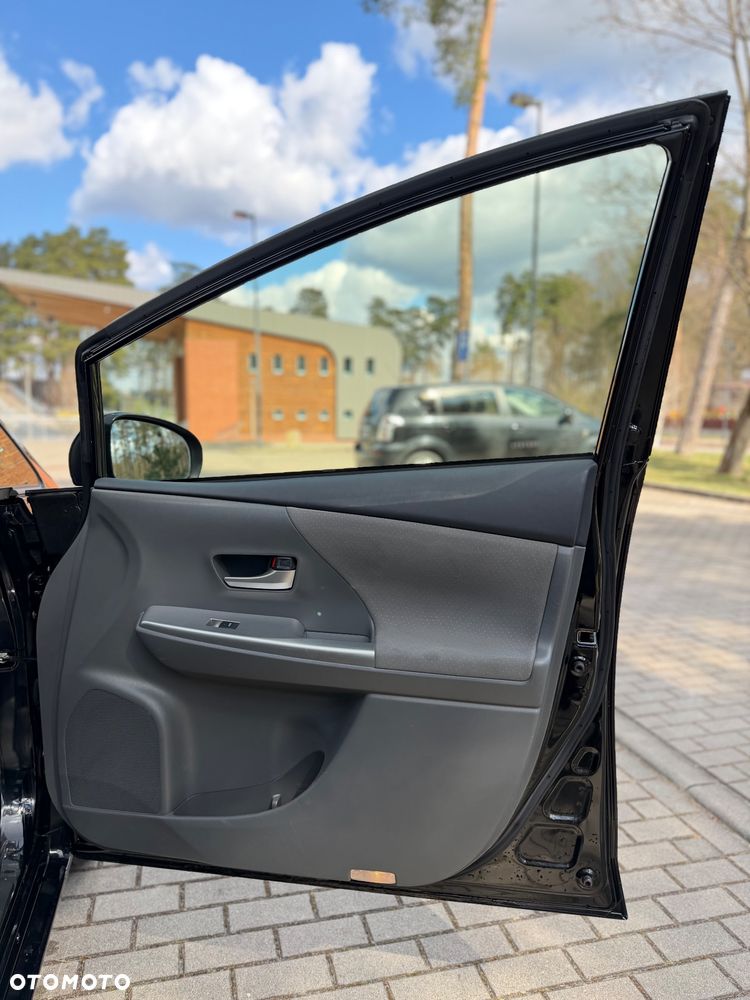 Toyota Prius+ (Hybrid) Executive - 19