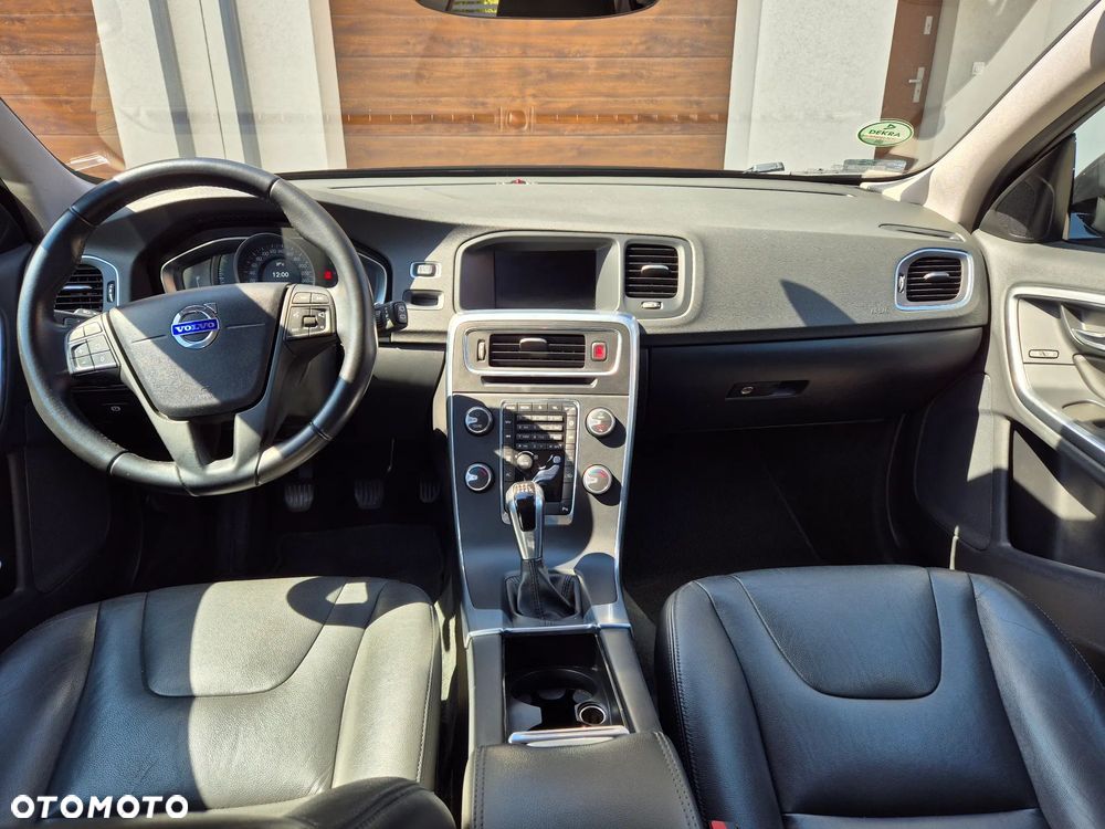 Volvo V60 Cross Country D3 Drive-E Momentum - 10