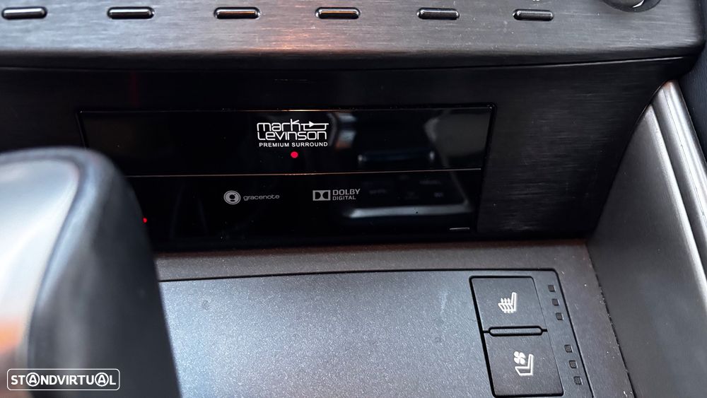 Lexus IS 300H Luxury - 33