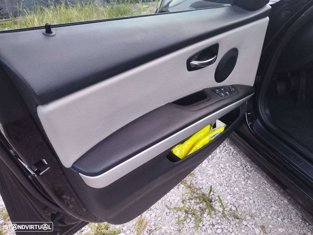 BMW 318 d LifeStyle - 16