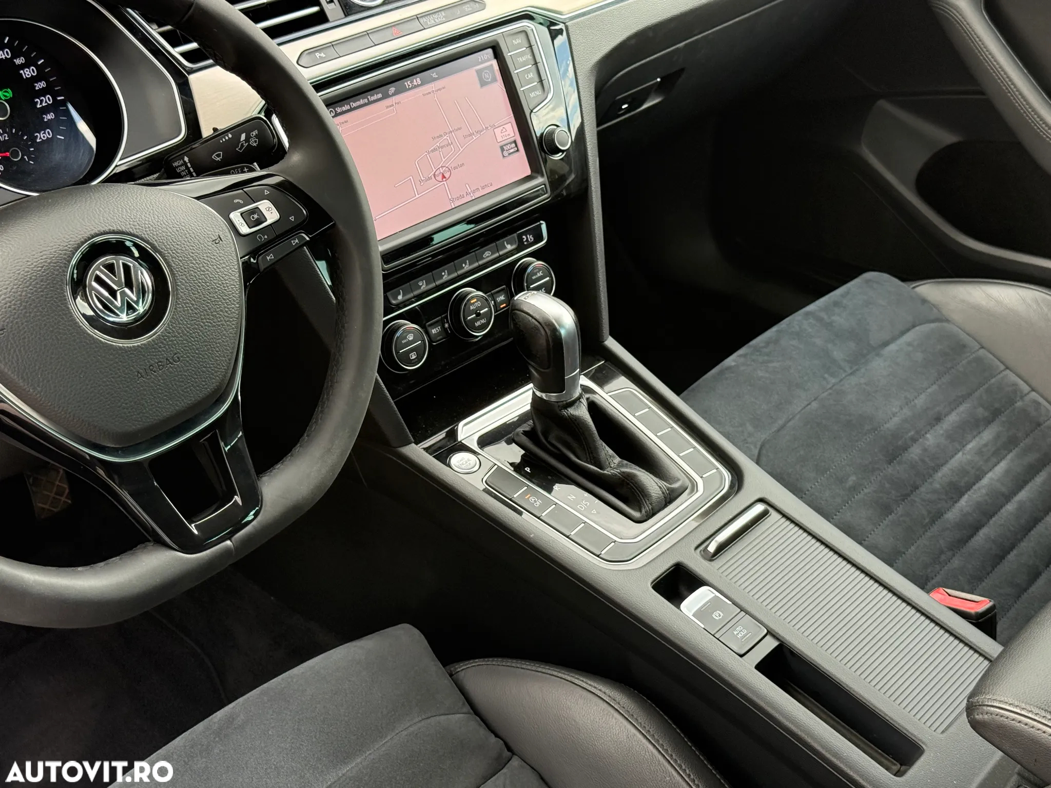 Volkswagen Passat 2.0 TDI DSG Highline - 13