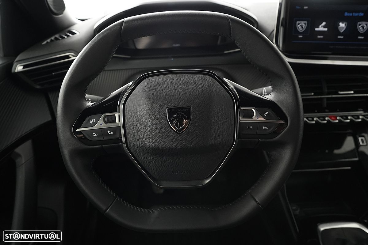 Peugeot 2008 1.2 PureTech Allure - 17