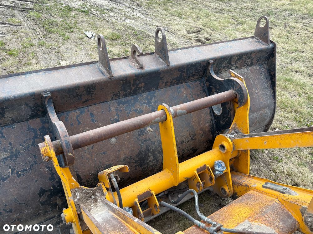 JCB 4CX - 12