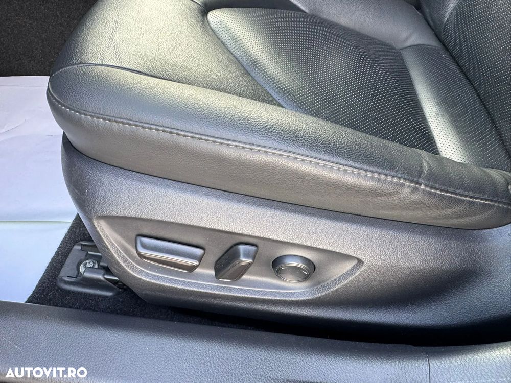 Toyota Camry 2.5 Dynamic - 27