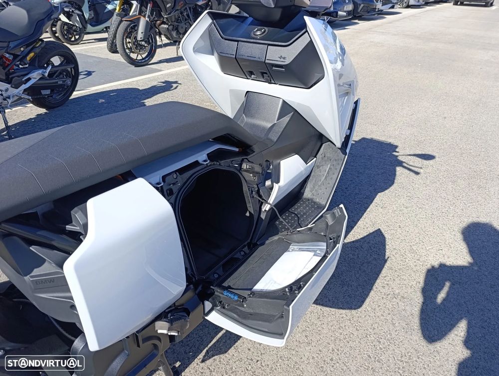 BMW CE 04 - 12