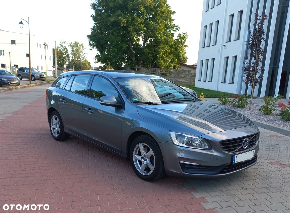 Volvo V60 D3 Drive-E Dynamic Edition (Kinetic) - 1