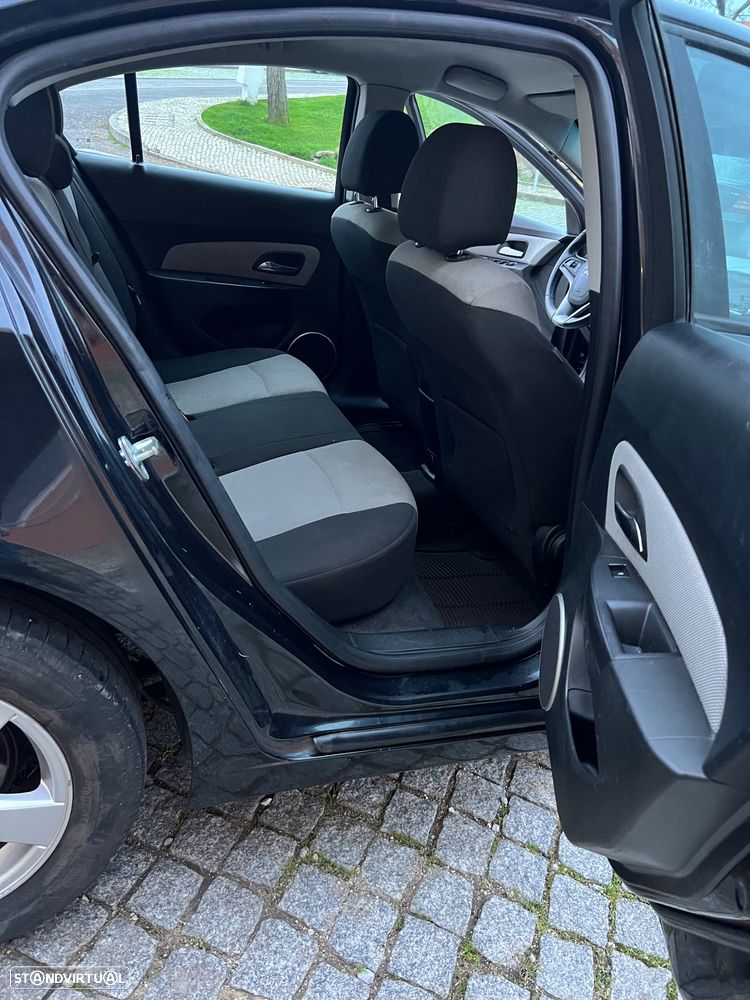 Chevrolet Cruze 1.6 LS - 9
