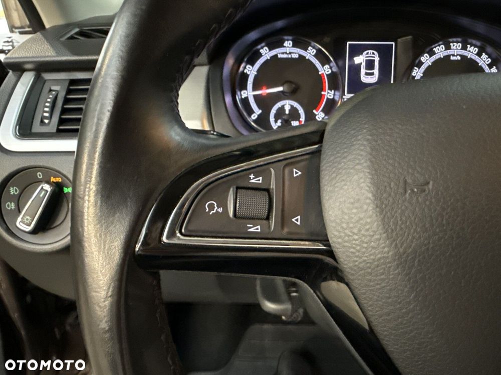 Skoda RAPID 1.0 TSI Ambition - 23