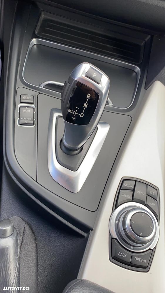 BMW Seria 3 320d Touring Aut. Sport Line - 8