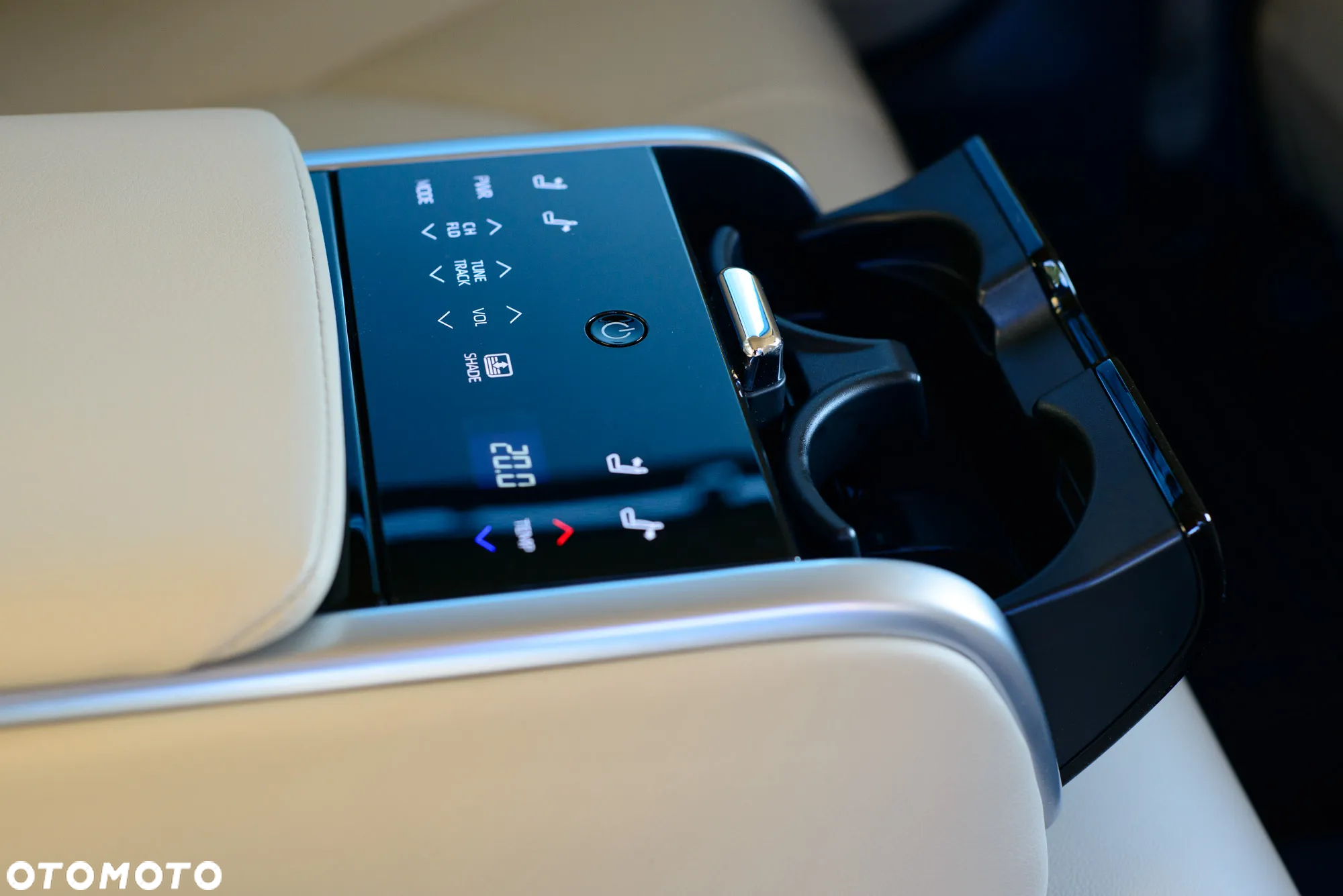 Toyota Camry 2.5 Hybrid Executive CVT - 29