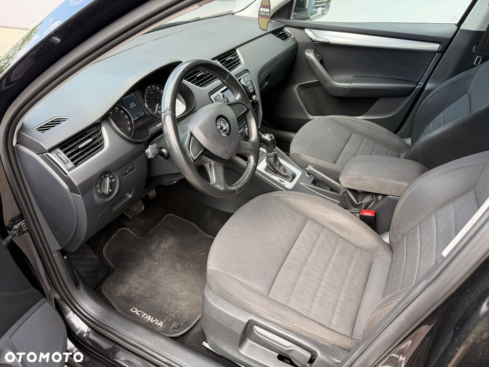 Skoda Octavia 2.0 TDI Elegance DSG - 6