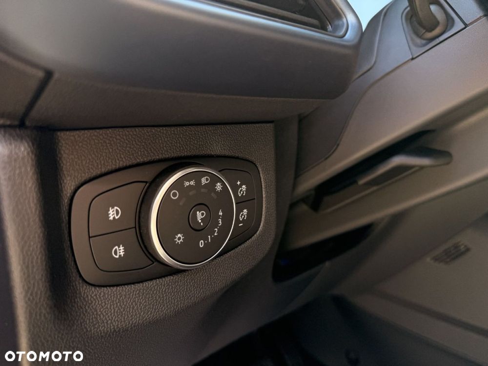Ford Tourneo Courier - 21