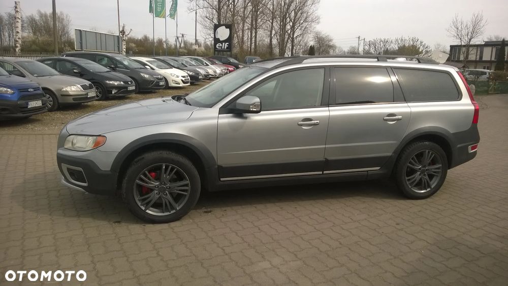 Volvo XC 70 D5 AWD Momentum - 2