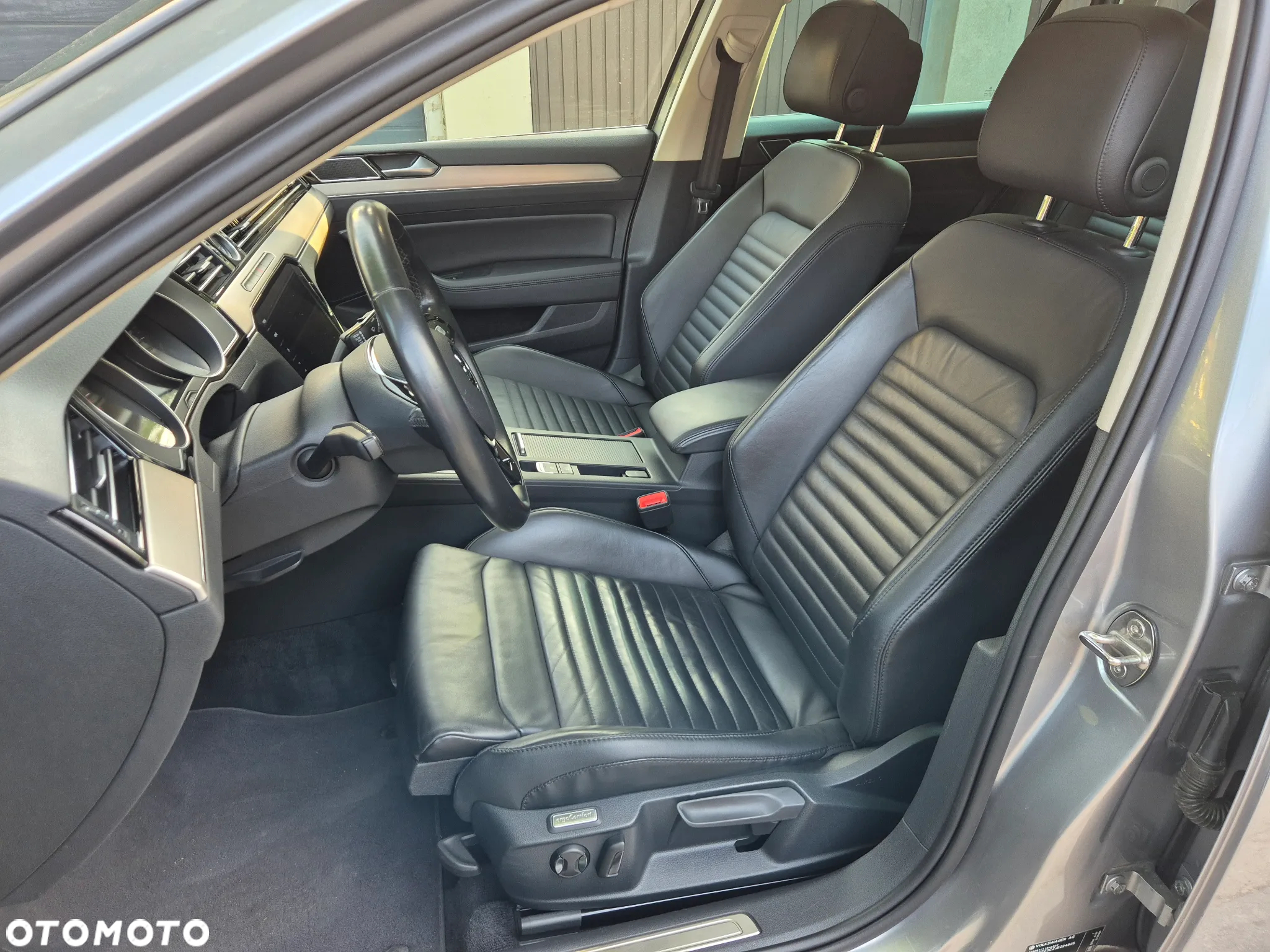 Volkswagen Passat - 11