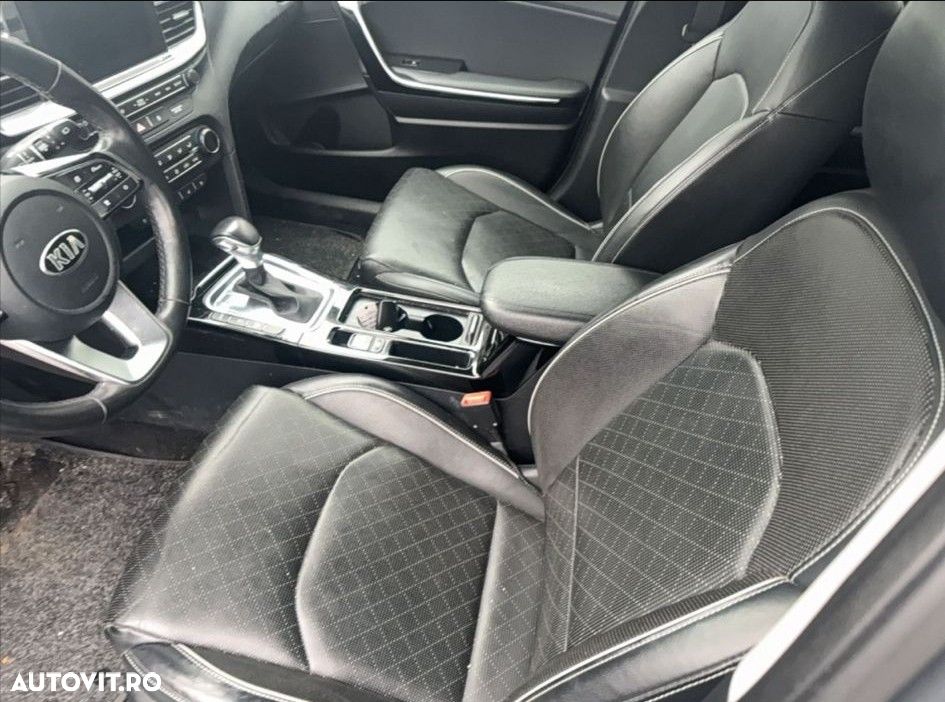 Kia Ceed 1.6 CRDi Eco-Dynamics+ (48V Mild-Hybrid) DCT7 GT Line - 5