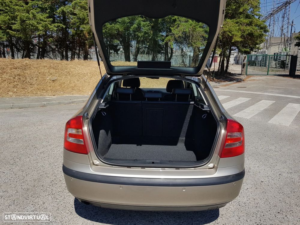 Skoda Octavia 1.6 Elegance - 48