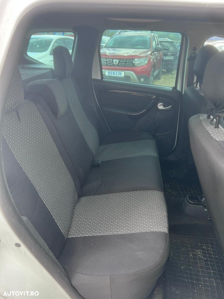 Dacia Duster 1.5 dCi 4x4 Laureate - 8
