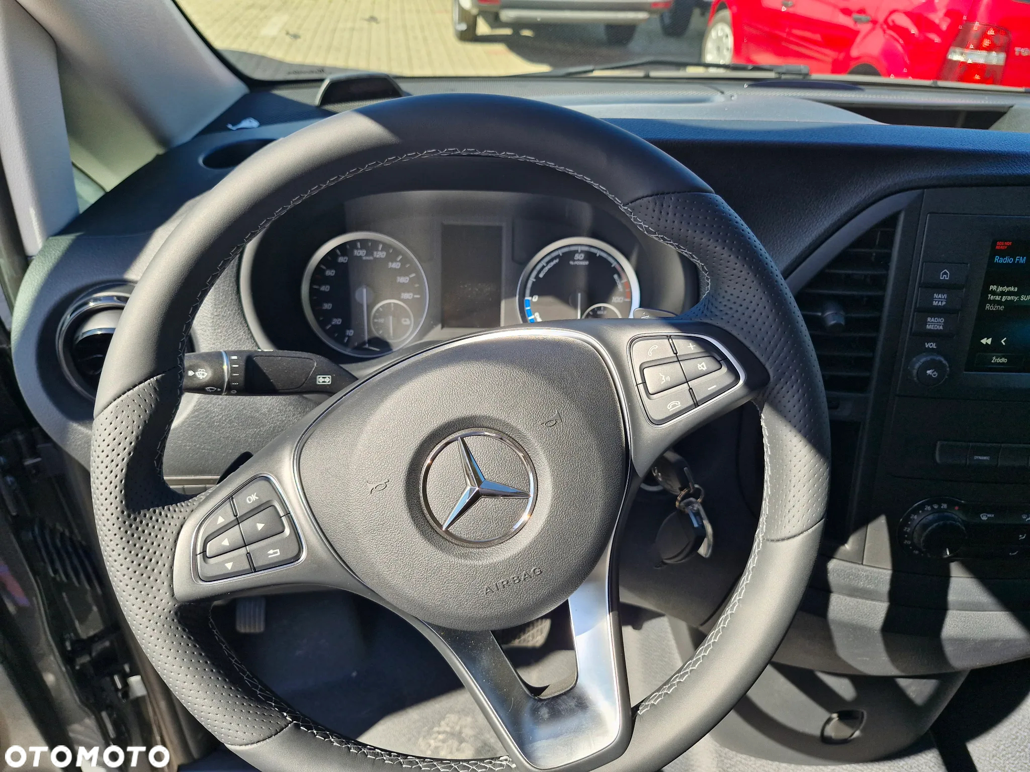 Mercedes-Benz EVito - 11