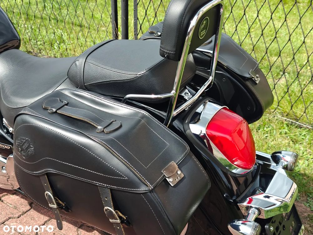 Suzuki Intruder - 21