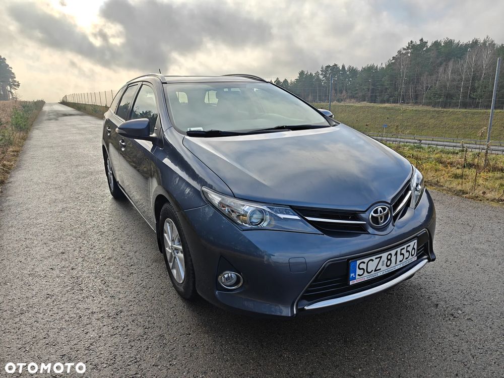 Toyota Auris 1.4 D-4D Premium Comfort - 27