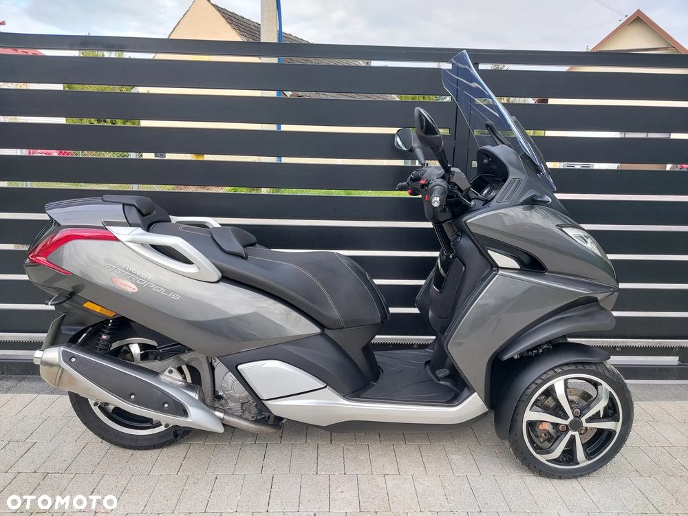 Peugeot Metropolis - 2