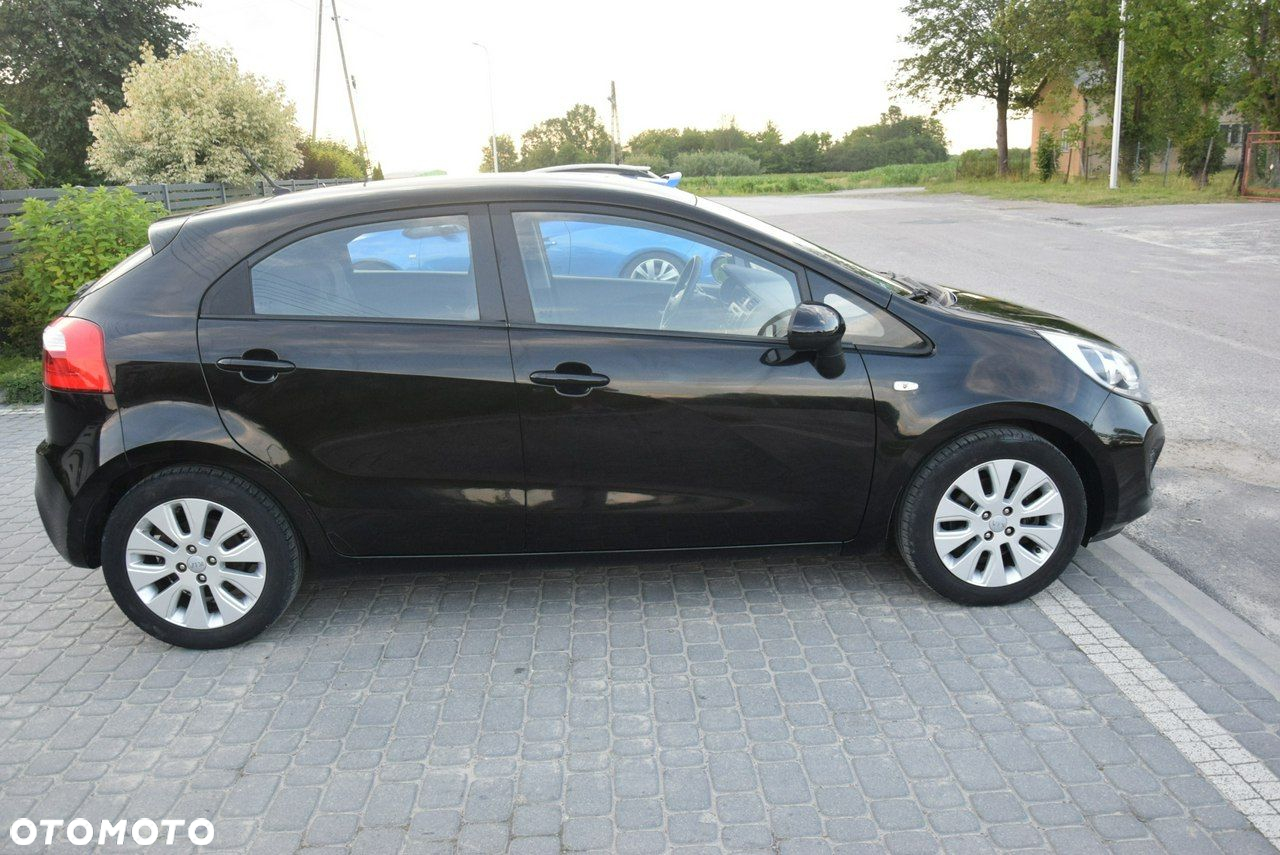 Kia Rio - 12