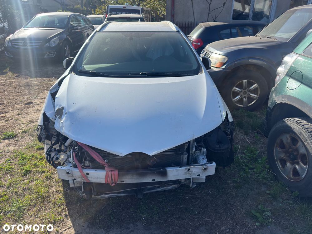 Toyota Auris 1.6 D-4D Design Edition - 1
